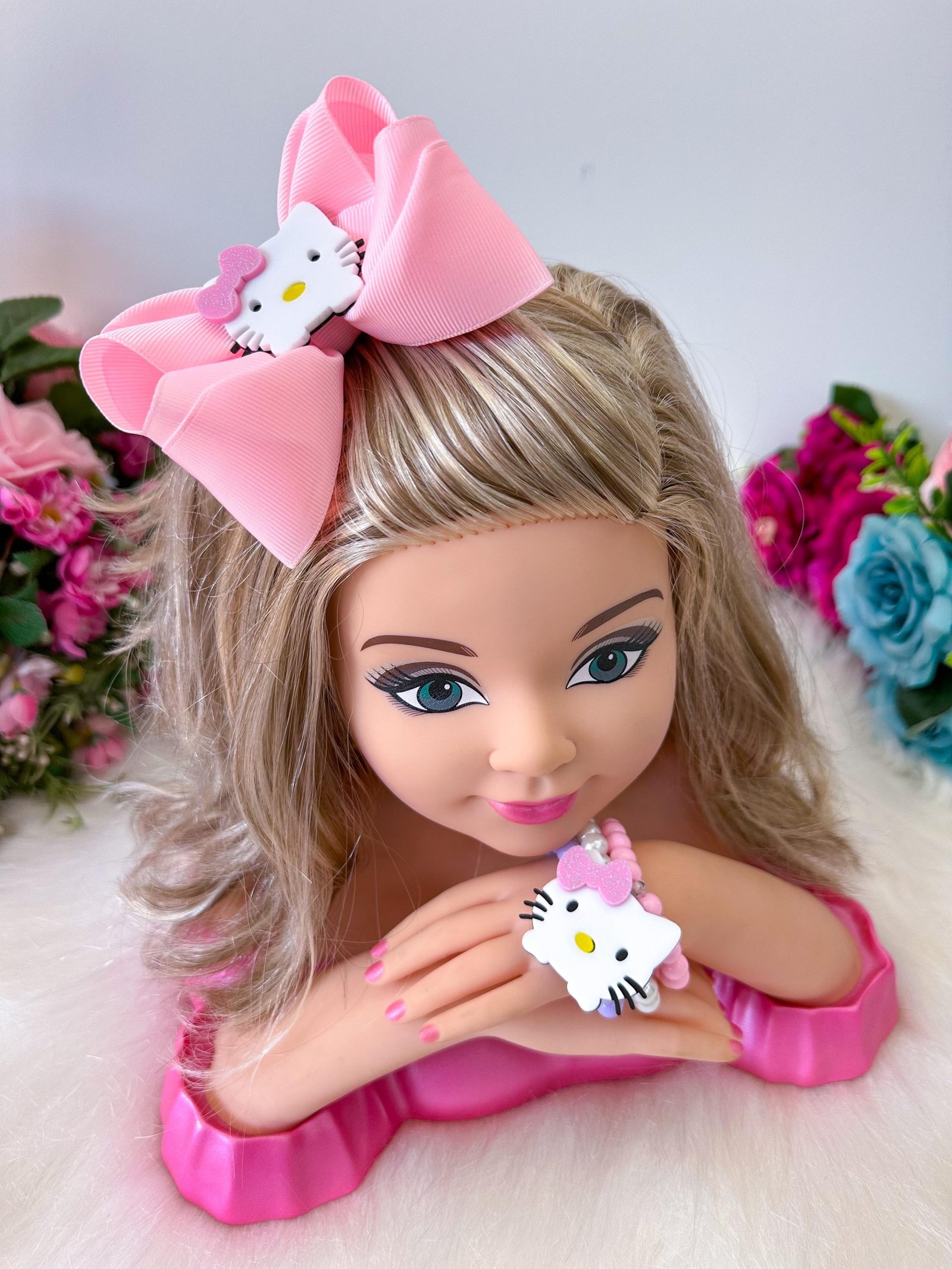 Laço Belli Tematico Hello Kitty + Pulseiras - Imagem 2