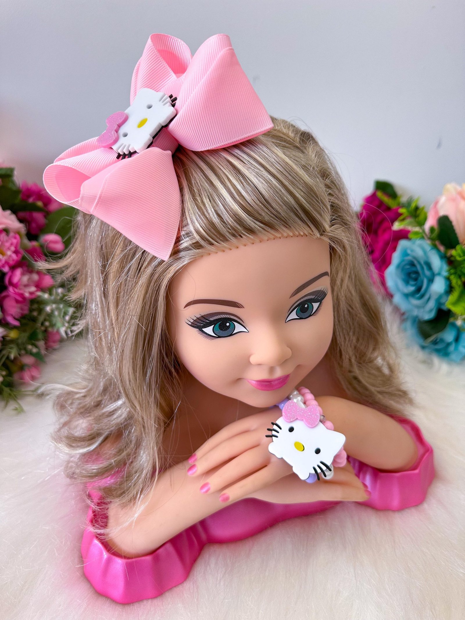 Laço Belli Tematico Hello Kitty + Pulseiras - Imagem 3