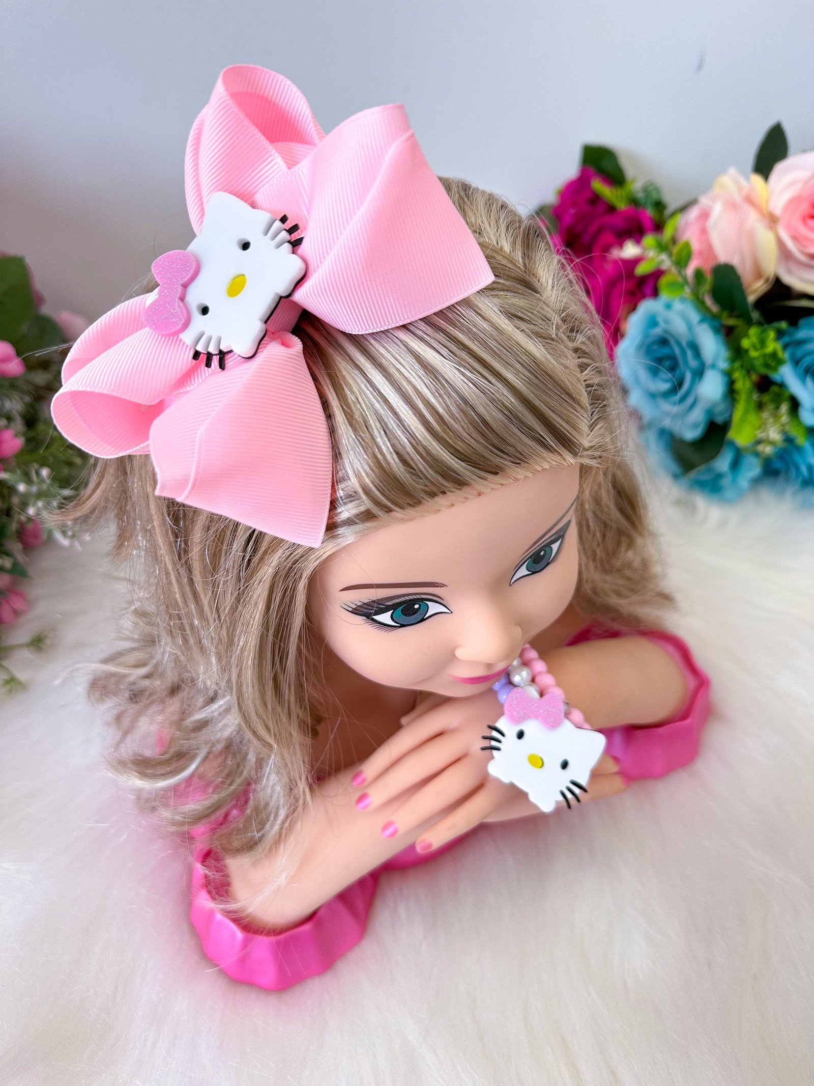 Laço Belli Tematico Hello Kitty + Pulseiras - Imagem 4