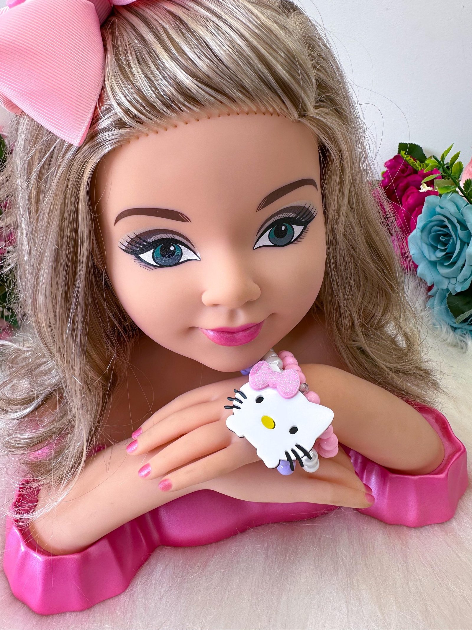 Laço Belli Tematico Hello Kitty + Pulseiras - Imagem 5