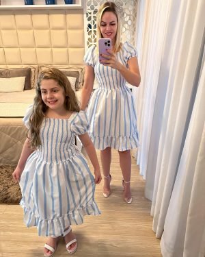 Vestido Blogueirinha Mãe e Filha Melissa Branco e Azul Listr