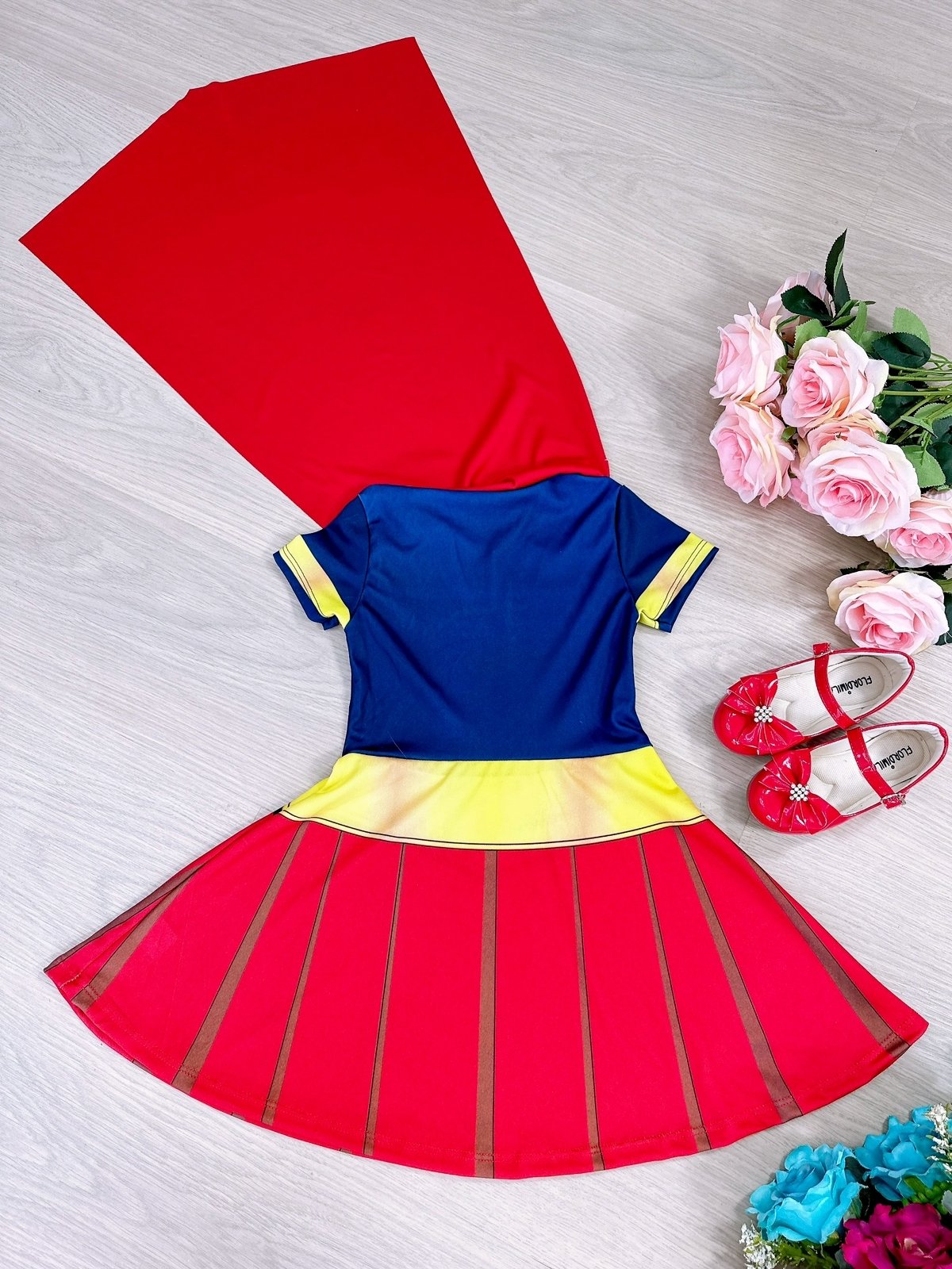 Fantasia Super Girls - Imagem 6