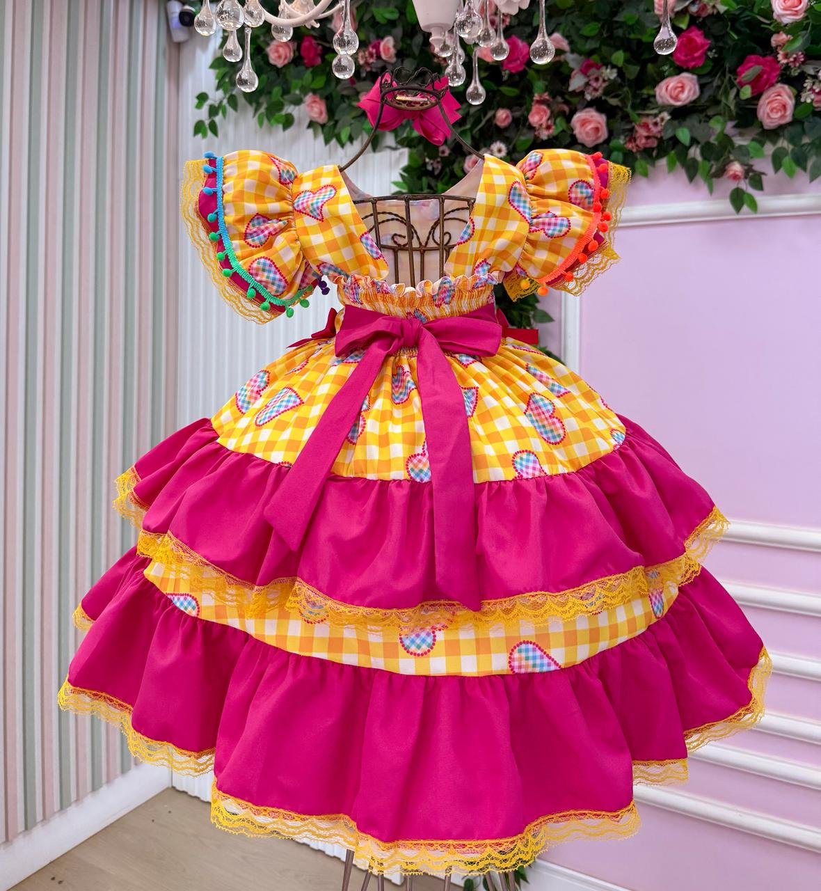 Vestido Junino Banana Club Luxo Coração Junino Amarelo - Imagem 9